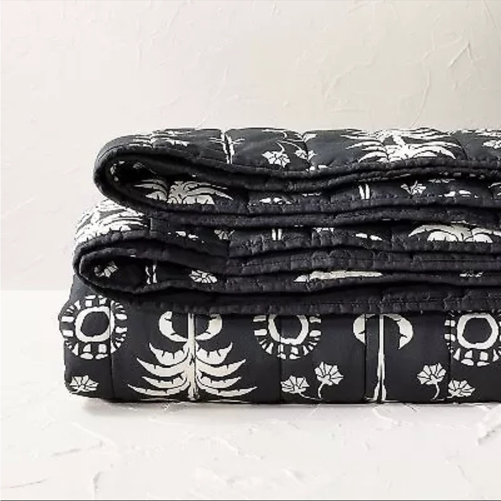 Opalhouse Palm Frond Printed Quilt Black/Off-White Full/Queen NWT